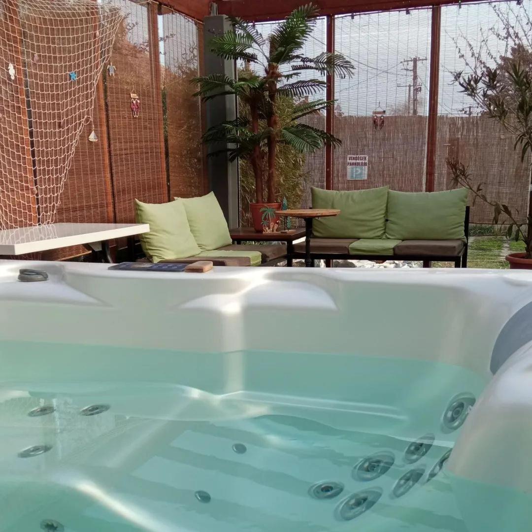 Green Corner Wellness Püspökladány Esterno foto