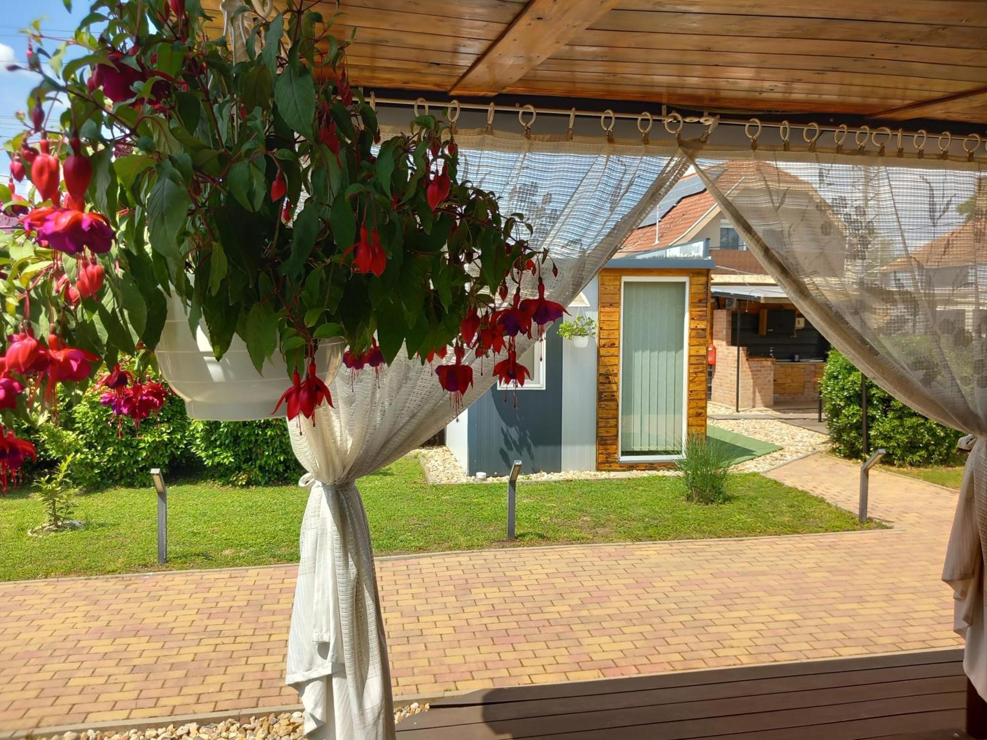 Green Corner Wellness Püspökladány Esterno foto